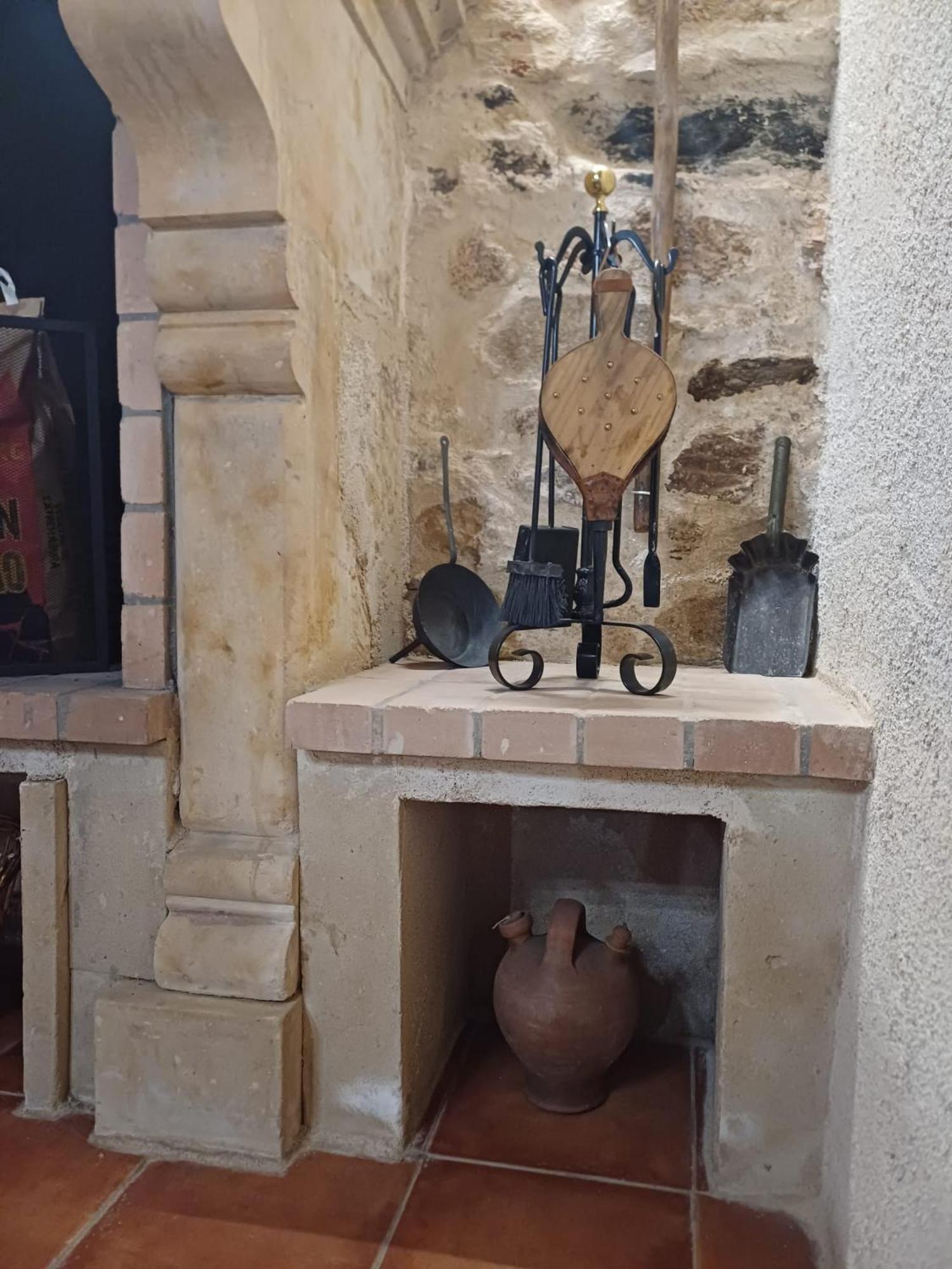 El Almendro Del Cura Villa Villarmayor  Eksteriør billede